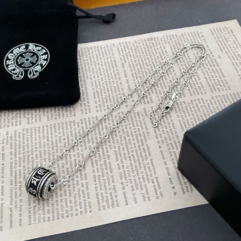 Ch*0me He**ts necklaces